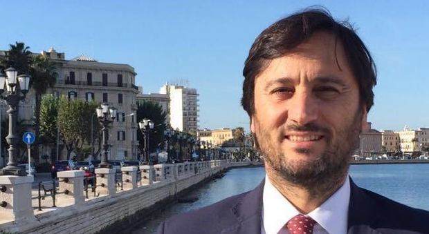 Losacco: «Convocata commissione per il congresso Pd a Napoli»