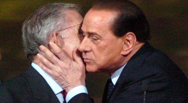 Berlusconi indagato per le stragi di mafia, Forza Italia fa quadrato: «Giustizia a orologeria»