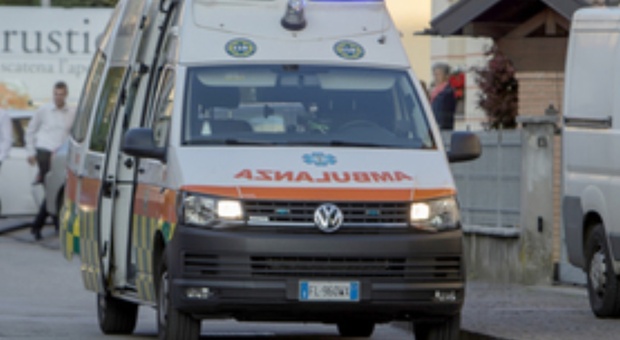Ciclista travolto e ucciso da un'auto, l'incidente choc in Puglia: «È sbucato all'ultimo, non ho potuto evitarlo»