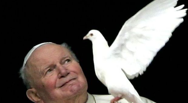 Vaticano, dieci anni fa moriva Giovanni Paolo II: il cordoglio di tutto il mondo | I tuoi ricordi in un commento