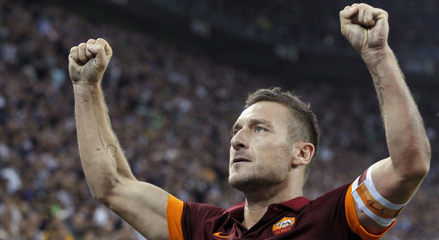 La promessa del club: Totti resta alla Roma. Un altro anno in campo e poi sarà dirigente
