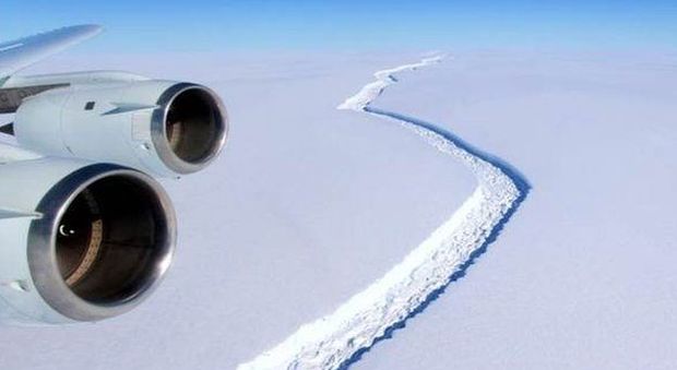 La frattura dell'Antartide si aggrava: nascerà l'iceberg più grande del mondo