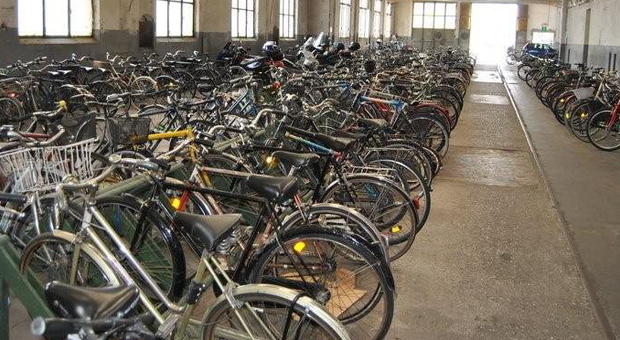Sono tantissime le biciclette rubate e recuperate, in deposito nella Bassa, in attesa della denuncia dei proprietari