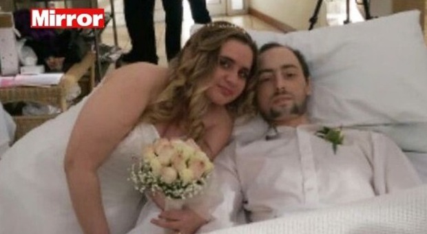 Paul, malato terminale di cancro, realizza l'ultimo desiderio: "Ho sposato Nicole"