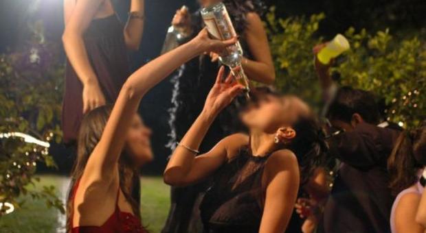«Under14 bevono vodka al parco» Il post riapre l’emergenza minori