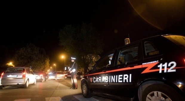 Sorpasso a folle velocità e poi botte al carabiniere: arrestato a 39 anni