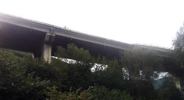 Strage del viadotto, sequestrate barriere sulla A16 dove morirono 40 persone