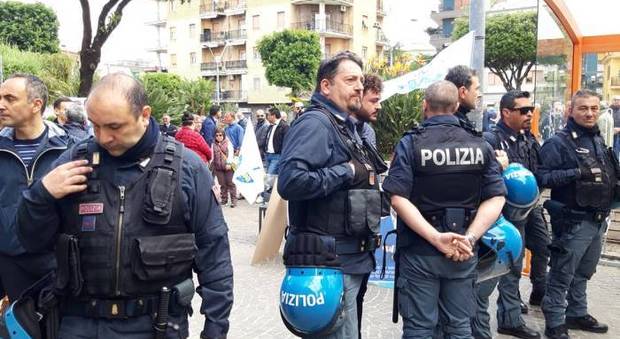 Arriva Di Maio a Mezzocannone, disoccupati e polizia in assetto antisommossa