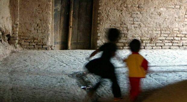 Roma, aveva 287 foto hard di bambine nel computer: 30enne di Ariccia condannato a otto mesi