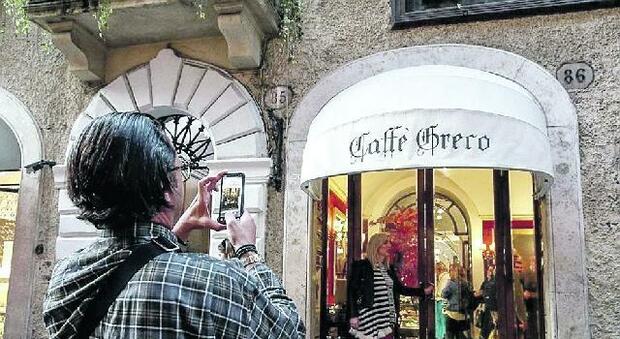 Roma, il Caffè Greco sotto sfratto: «Ma il locale non chiuderà, troveremo nuovi imprenditori»