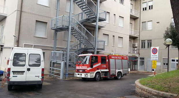 I vigili del fuoco in ospedale a Recanati
