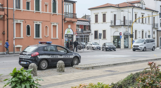 Polizia locale di Padova, bufera sui nuovi turni di lavoro: i sindacati minacciano lo sciopero