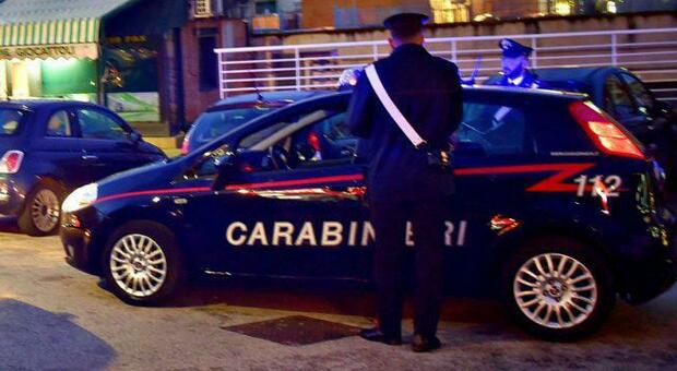 Rubano portafogli a commerciante, identificati dai carabinieri e denunciati