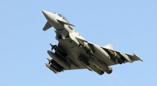 Caccia britannici intercettano due aerei russi sopra la Scozia