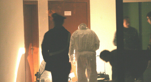 Sconta l'ergastolo ai domiciliari ma esce per una passeggiata al porto: la Polizia riporta in carcere il killer di Maria Crescimbeni (Nella foto: il luogo del delitto del 2007)