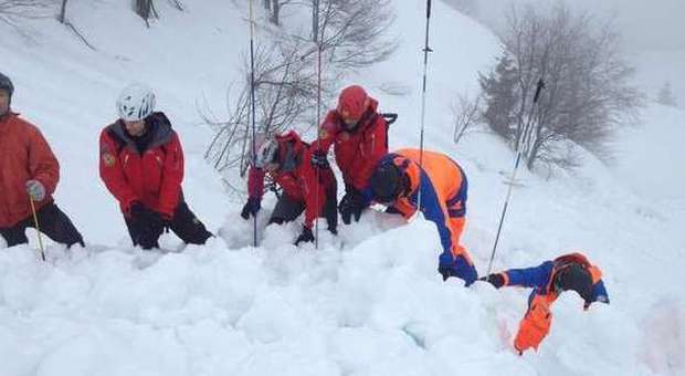 Piancavallo, valanga sulle piste di sci: tragedia sfiorata