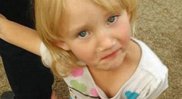 Bimba di 4 anni rapita nel suo letto: immagini choc delle telecamere