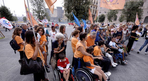 «Disabili, pagate e vi rimborseremo» scoppia il caso welfare a Napoli