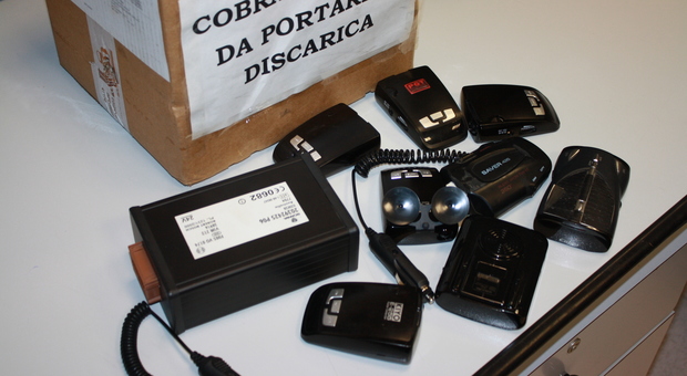 I "cobra", dispositivi per eludere o rintracciare autovelox o telelaser fissi 