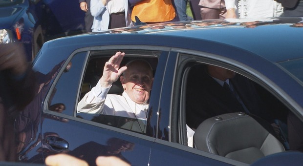 immagine Papa Francesco vicino agli ultimi, i momenti e le immagini del viaggio a Frosinone