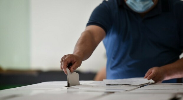 Elezioni 2022, voto degli italiani all'estero: Napoli scelta per lo spoglio