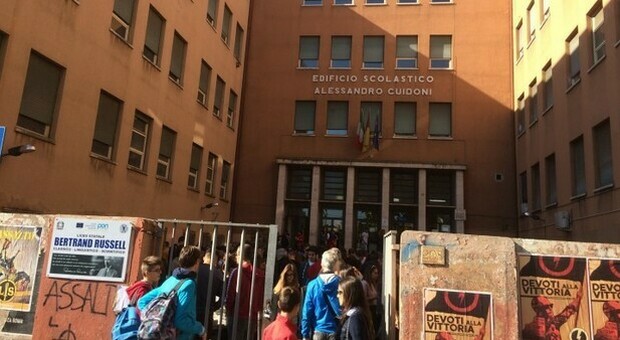 Roma, 17 positivi al liceo Russell sulla Tuscolana: classi in quarantena e test a tappeto