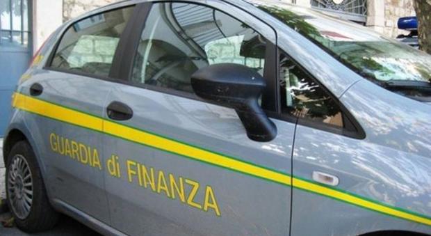 Ascoli, mazzetta da 2.000 euro per evitare controlli fiscali: un arresto
