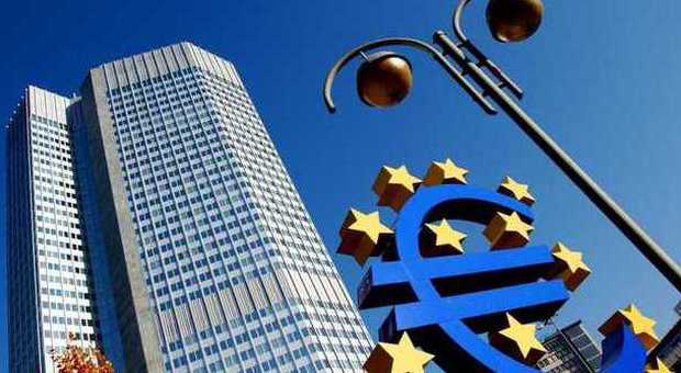 La Bce riduce i tassi allo 0,15%, è il minimo storico. Lo spread subito giù di tre punti