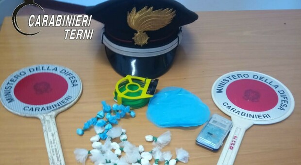 Narni, incensurata spaccia cocaina a 62 anni: Arrestata dai carabinieri