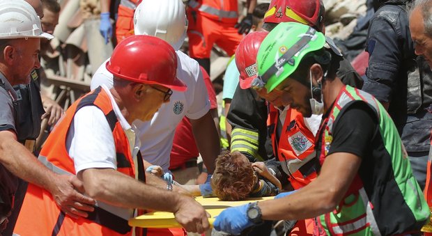 Terremoto centro Italia, trovato morto ad Amatrice il bimbo che chiamava aiuto sotto le macerie