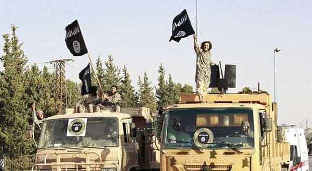 Isis, GB: quattro giovani scappano di casa per unirsi ai terroristi in Siria