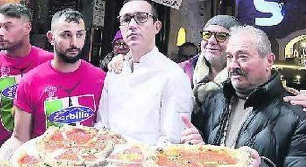 Napoli, Sorbillo riapre con la pizza antiracket ma è fuga di turisti dai B&B dei Decumani