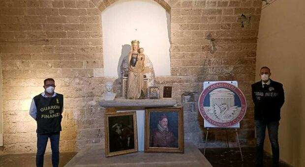 Prima di morire chiede agli eredi di restituire la Madonna lignea: era stata rubata 45 anni in una chiesa abruzzese