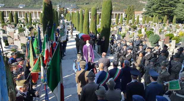 Trento, cento anni dopo i funerali dell’alpino della Grande Guerra trovato sulle Alpi