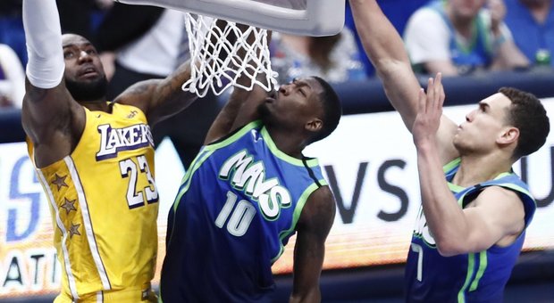 Nba, sconfitte per Lakers e Celtics, sale Miami