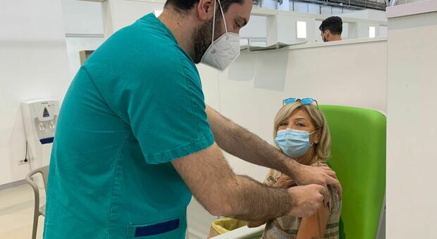 Vaccini, in Puglia il 70% dei 40enni è immune al covid. Prima dose a quasi il 47% degli under 20