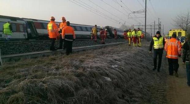 Svizzera, treno si scontra con un vagone della metro vicino Zurigo: molti feriti