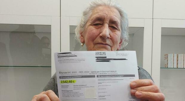 Maxi bolletta del gas per Maria, 93 anni: «Oltre duemila euro, l'anno scorso per lo stesso periodo ne avevo pagati 600»