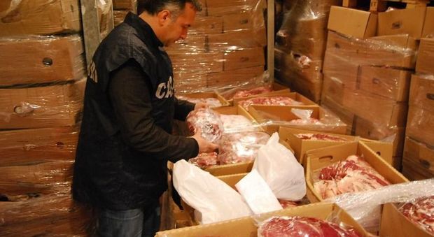 Operazione Pasqua sicura: doppio sequestro di carne nel Napoletano