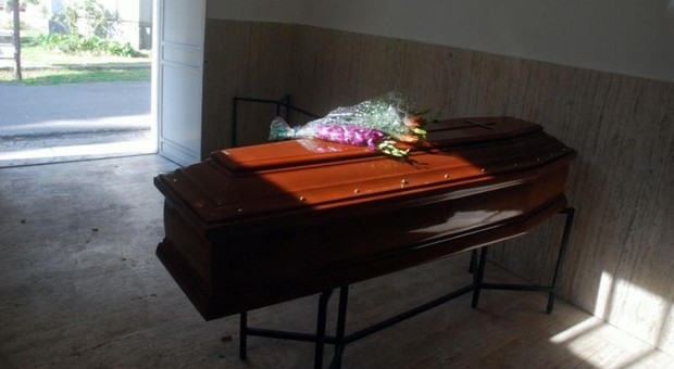 «Vostra madre è morta»: preparano tutto per il funerale, poi la sorpresa