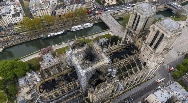 Notre Dame, lite sul nuovo look della cattedrale. Come sarà la guglia?