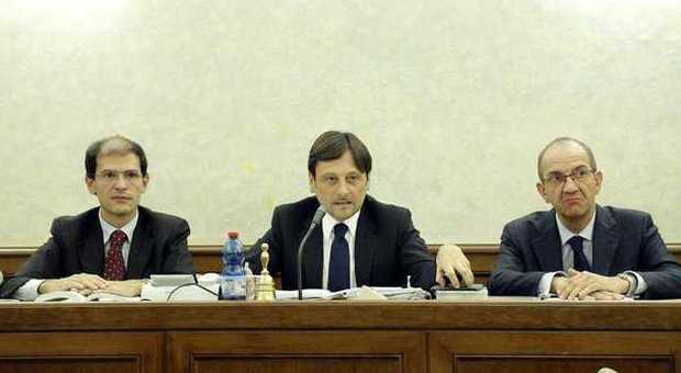 Decadenza Berlusconi, ok giunta alla relazione Stefano: è scontro sul voto palese in aula