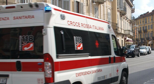 Torino, malore al volante: 42enne muore in strada