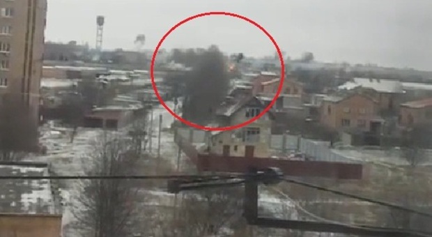Ucraina, razzi dei filo-russi sui civili nell'Est: 15 morti
