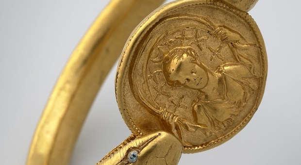 Dalla preistoria al lusso di Pompei: in mostra trucchi, profumi e gioielli delle donne dell'antichità