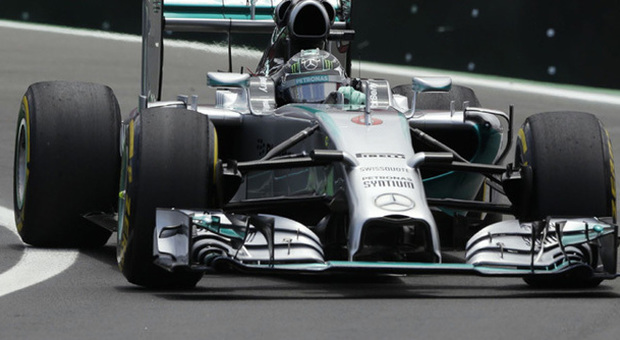 La Mercedes di Nico Rosberg durante il GP del Brasile a San Paolo