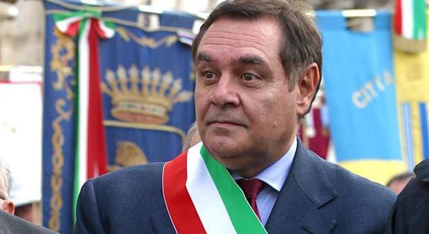 Dimissioni ritirate: Mastella resta sindaco di Benevento