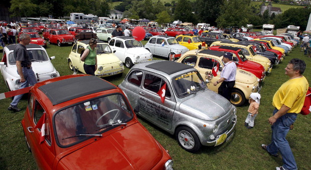 Belluno. L'appello di "Fiat 500 Club Italia": «Queste auto sono un pezzo di storia, un patrimonio da salvare, non rottamatele»