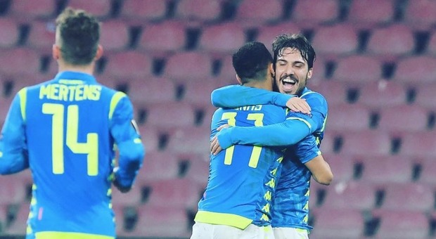 Napoli, una vittoria per Chiriches: «Felici per il tuo ritorno in campo»