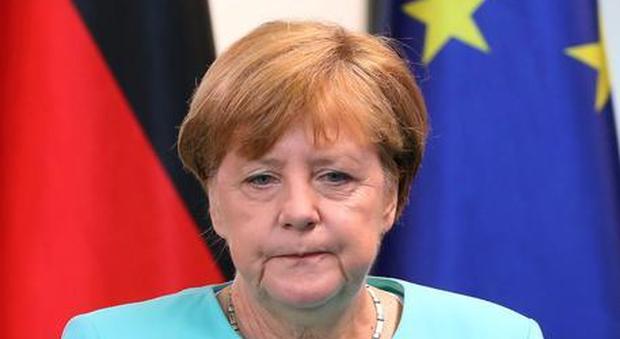 Germania, Merkel: «Non abolire la doppia cittadinanza»